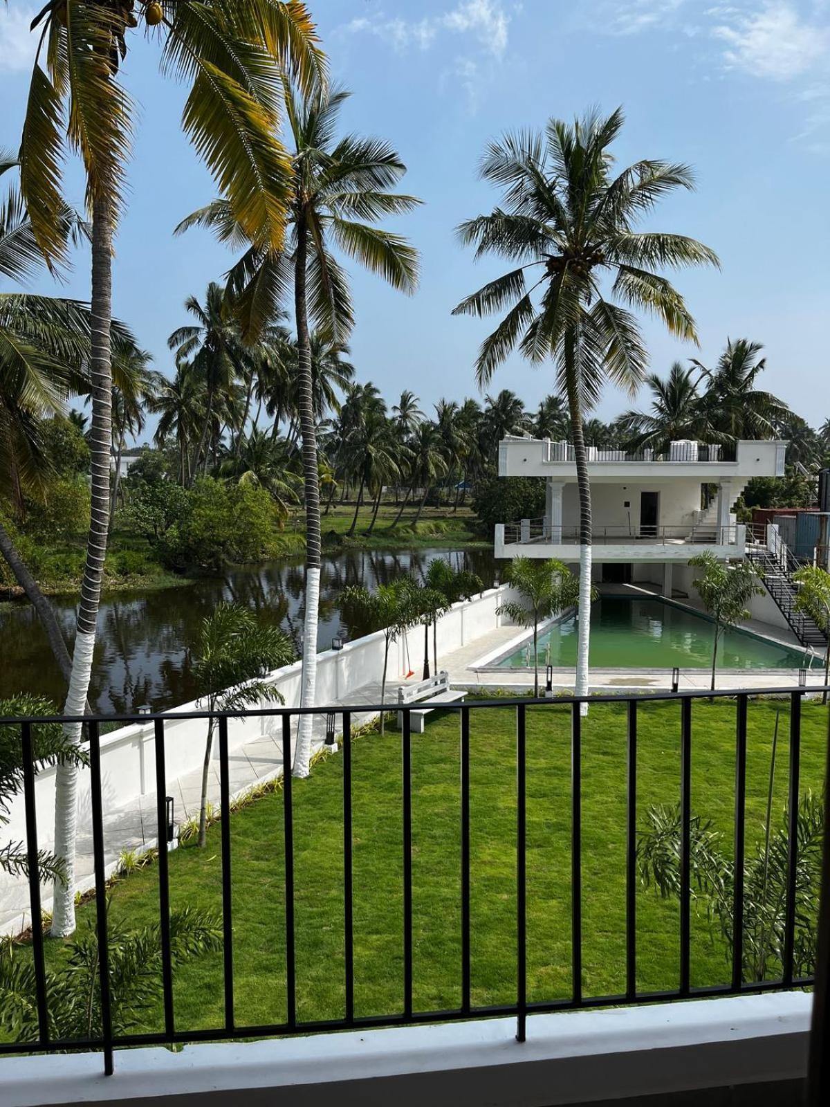Trigon Retreat Hotel Pūrnānkuppam Екстериор снимка